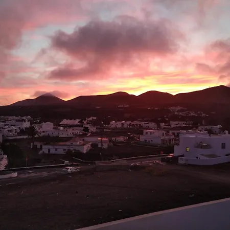 Tranquilidad Entre Volcanes Uga Exterior photo